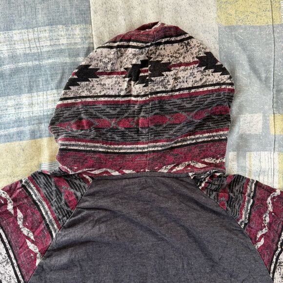 COPY - Aeropostale Gray Pullover Long Sleeve Aztec Print Hooded Sweatshirt Men'… - Picture 10 of 16